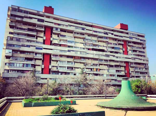 UN PACTO HONRADO CON LA SOLEDAD 50 AÑOS DE LA REMODELACIÓN REPÚBLICA