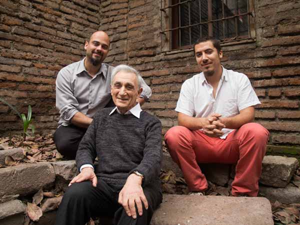 TRIDIMENSIONALES RUMBOS EN EL TRÍO DE JAZZ
