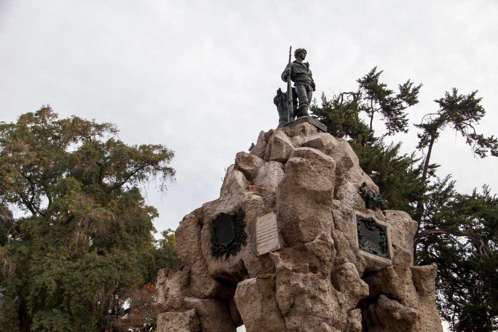 Monumento al Roto Chileno de Virginio Arias